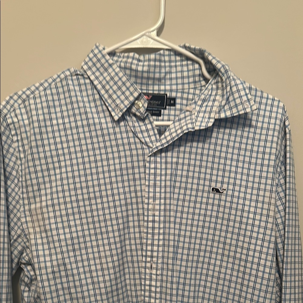 Vineyard Vines Blue and White Casual Button Down Shirt